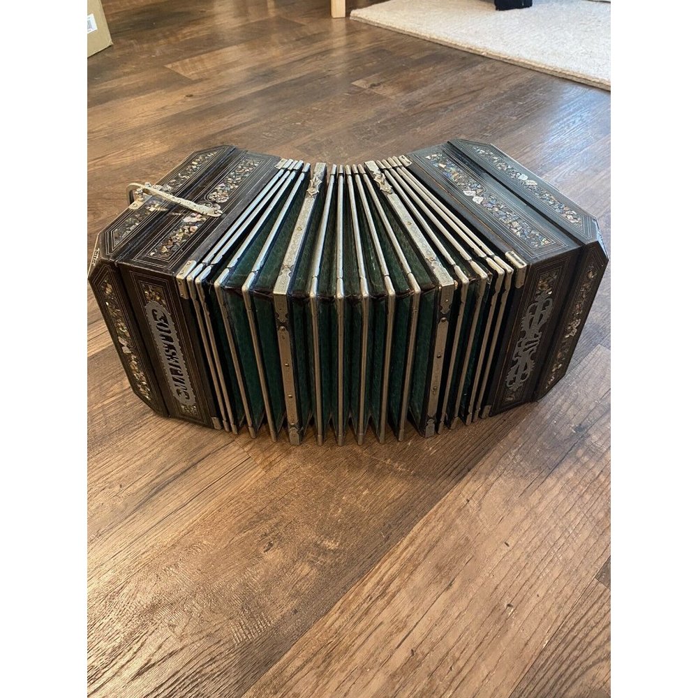 Majestic Concertina